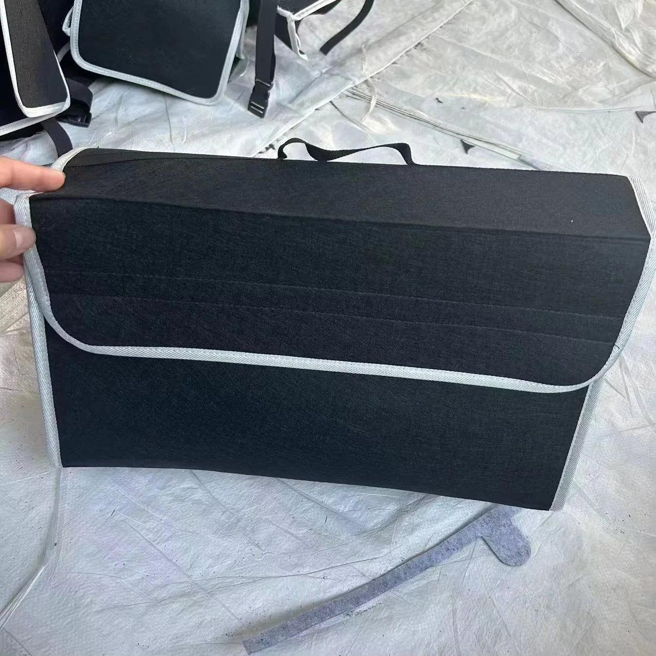 Organisateur de Coffre CoffreZen™ FeltBox – Feutre Gris, Antidérapant & Élégant